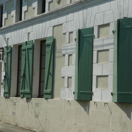Maison Blanc Bed and Breakfast Gibourne Exterior foto