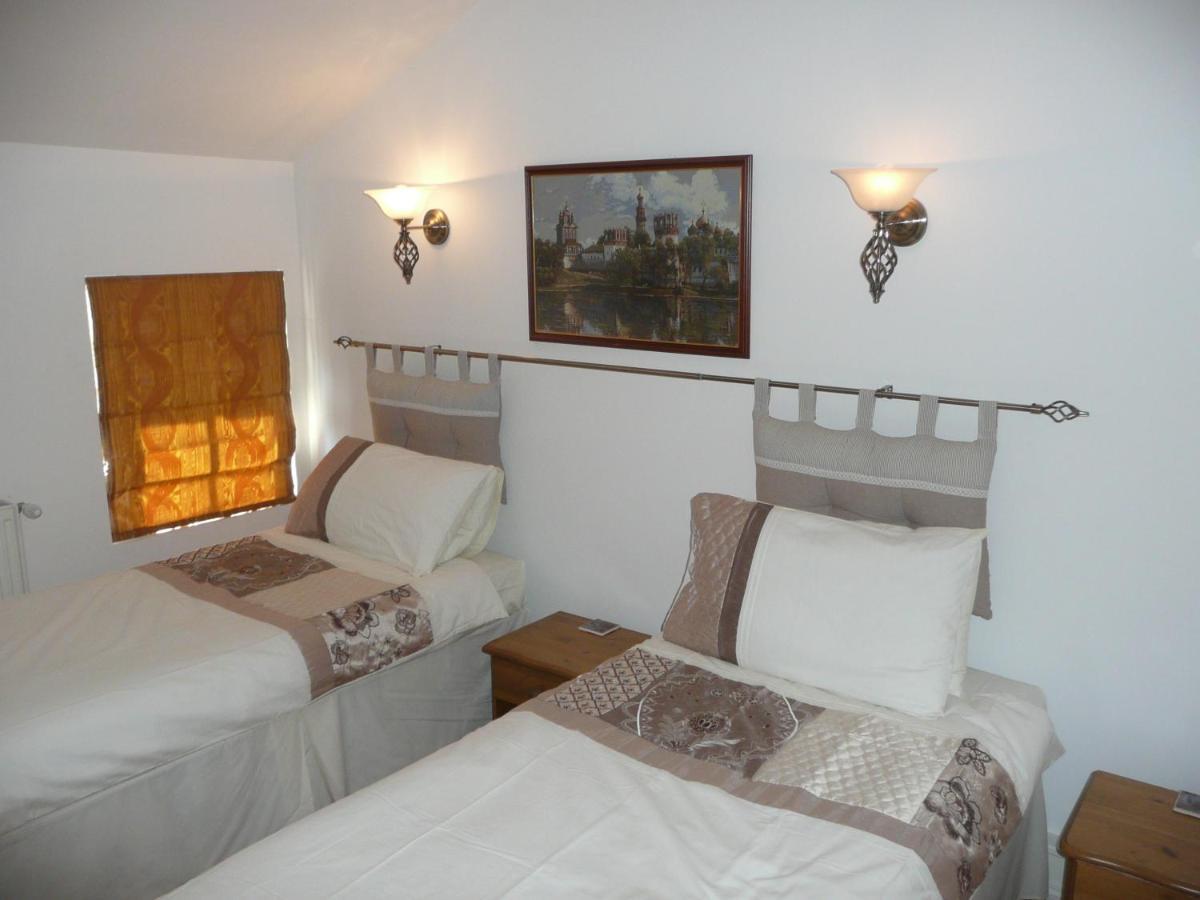 Maison Blanc Bed and Breakfast Gibourne Exterior foto
