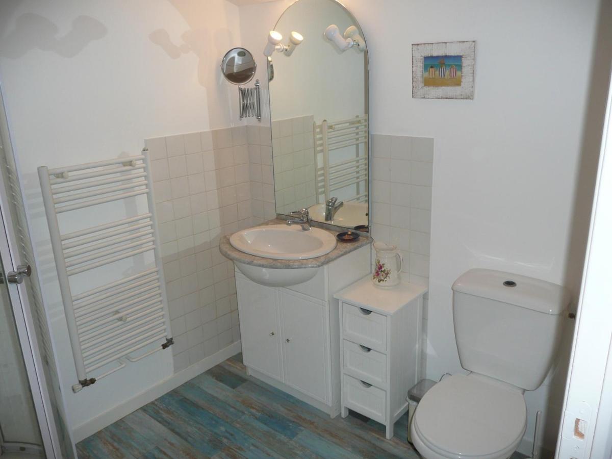 Maison Blanc Bed and Breakfast Gibourne Exterior foto