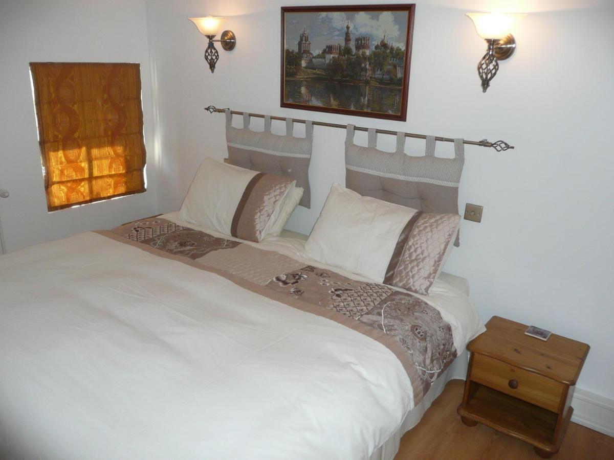 Maison Blanc Bed and Breakfast Gibourne Exterior foto