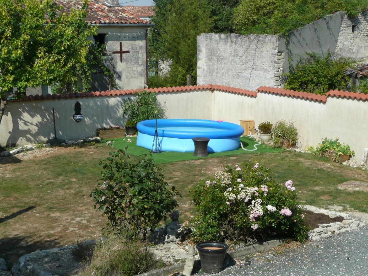 Maison Blanc Bed and Breakfast Gibourne Exterior foto